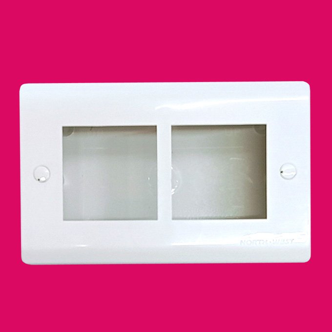 4 SM Box North West, Surface Mounted 4M Box (White)