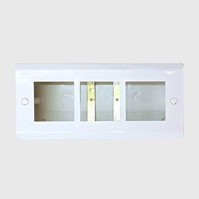 6 SM Box North West, Surface Mounted 6M Box (White) - Image 2